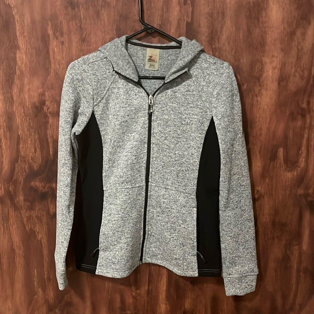 Zero Xposur sweater jacket with hood. Gray and black small
